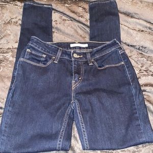 Women’s Levi’s skinny jeans size 27